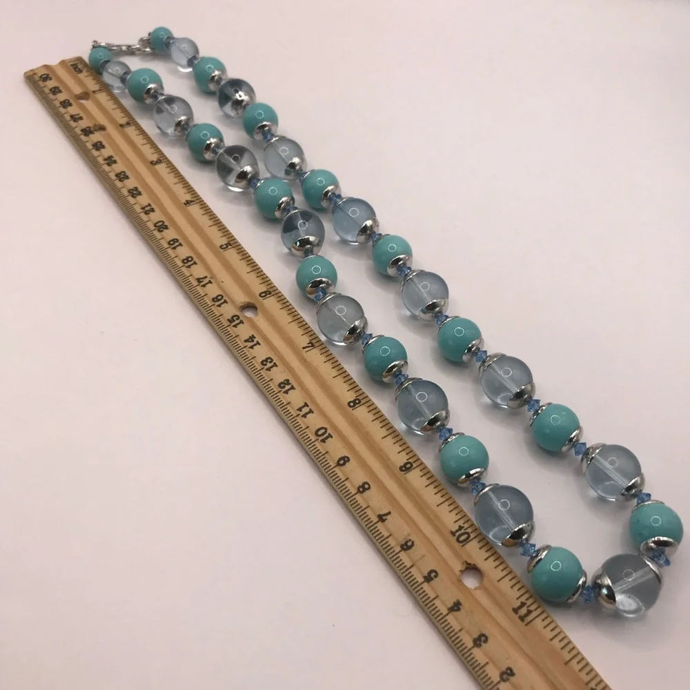 Clear and Faux Turquoise Chunky Acrylic Beaded Necklace - Picture 5 of 7